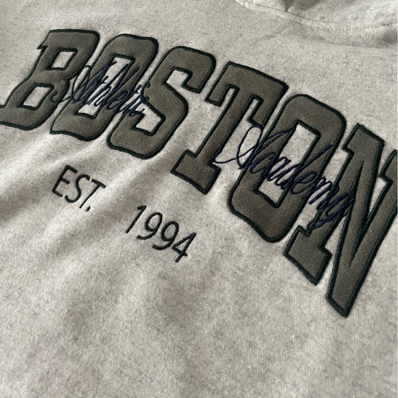 Loved H&M Kids x Boston Varsity Style Cream Hoodie Sweatshirt Sweater Size 10-12 - Picture 3 of 8